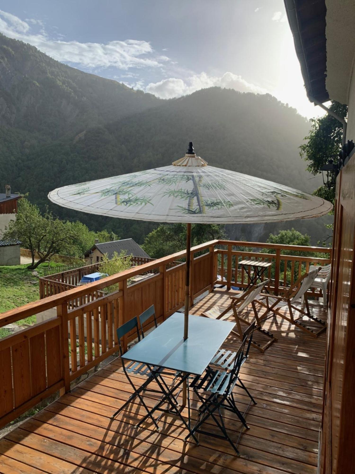 Le Sarana : 75M2, Calme, Belle Vue Avec Terrasse. Apartment Les Deux Alpes Luaran gambar